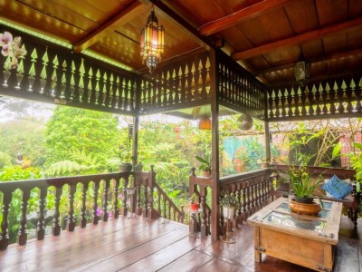 www.rumahcontainers.com-rumah-kayu-antique-terace-garden-view-2